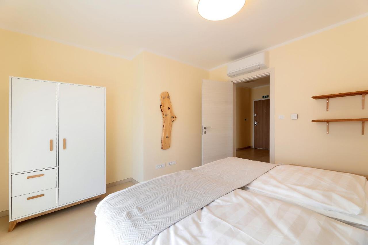 Villa Sunny Icici- Apartment Sky Exterior photo